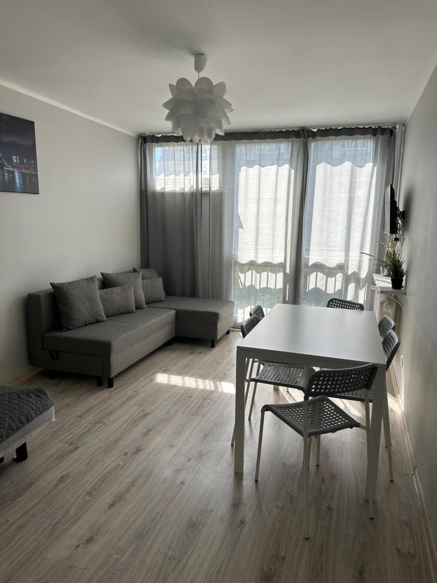 Coser Apartamenty Grzybowska Warsaw Exterior photo